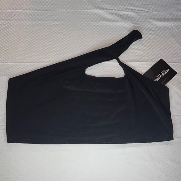 NWT PRETTY LITTLE THING ONE SHOULDER CROP TOP BLACK Size US 12 - Picture 4 of 8